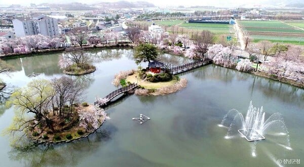 창녕 가볼 만한 곳, 고요한 자연 속 역사와 미식의 향연