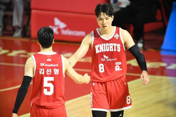 kt 간판 김선형-SK 새 기둥 안영준·김낙현, 입담 대결…29일 프로농구 개막 미디어데이