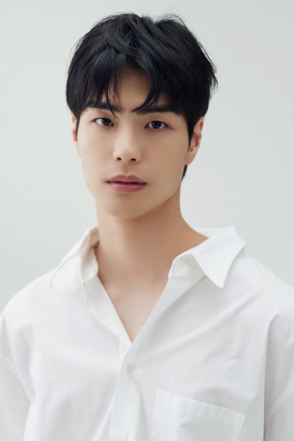 김선빈, 첫 日 진출작 '흡혈과외 선생이 입주했습니다' 캐스팅…카라 강지영과 호흡 