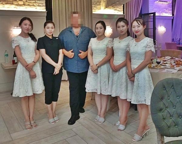 “승무원같은 女종업원들 매력적”…새 북한식당 생긴 모스크바 [포착]