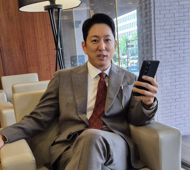 Announcer-turned broadcaster Han Seokjun confessed his health issues. Captured from Han Seokjun's Instagram