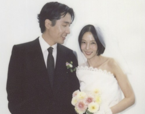 “가족이 되는 식 올렸다”…김나영♥마이큐, 결혼사진 공개