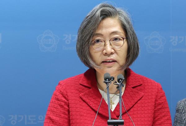 "10초 공유하고 삭제"…'이재명 두 아들 군 면제' 글 올린 이수정 검찰 송치