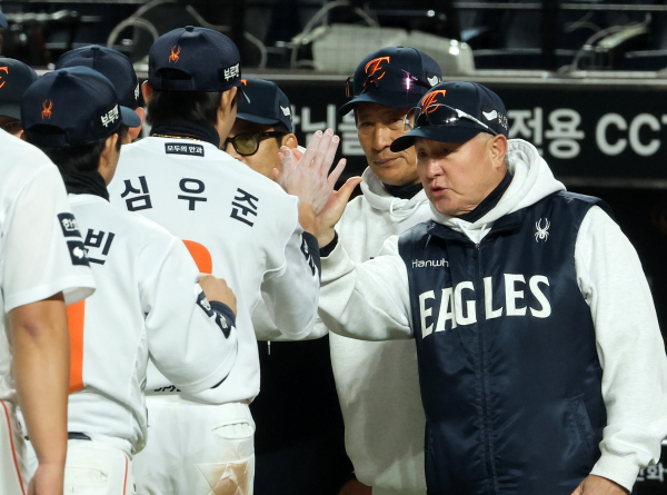 김경문 한화 감독 “선수 향한 폭언 너무 심해…김서현, 더 믿고 포용해줘야” [KS 4차전]