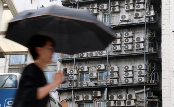 [내일날씨]전국 대부분 비…낮 최고 22도 따뜻