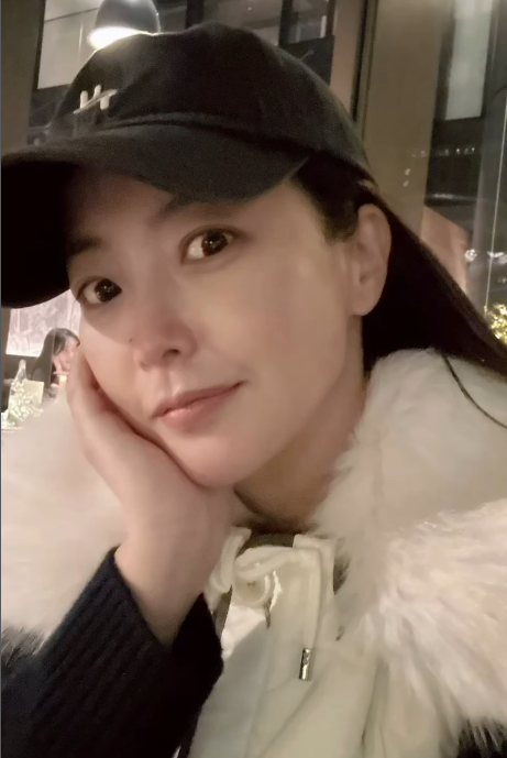 Actress Kim Hee-sun. Kim Hee-sun Instagram capture Actress Kim Hee-sun. Kim Hee-sun Instagram capture