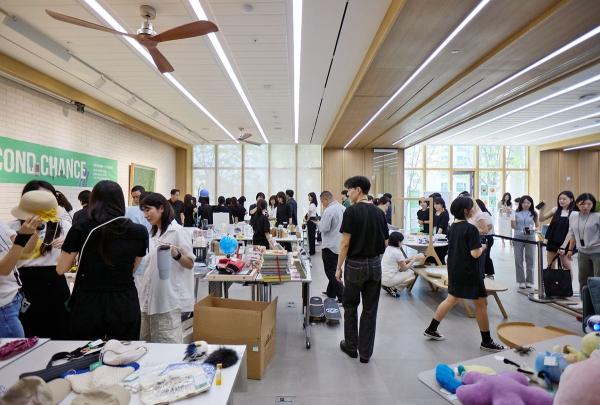 퍼시스그룹, 사내 플리마켓 수익금 산불피해지역 묘목 기부