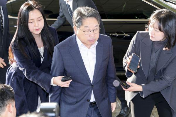 ‘사퇴 요구’ 쏟아진 노만석 검찰총장 대행, 연차 뒤 출근길 묵묵부답