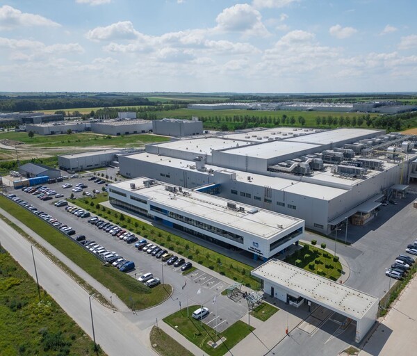 솔루스첨단소재, 유럽 배터리 심장부 헝가리서 존재감…글로벌 고객사와 협력 모색