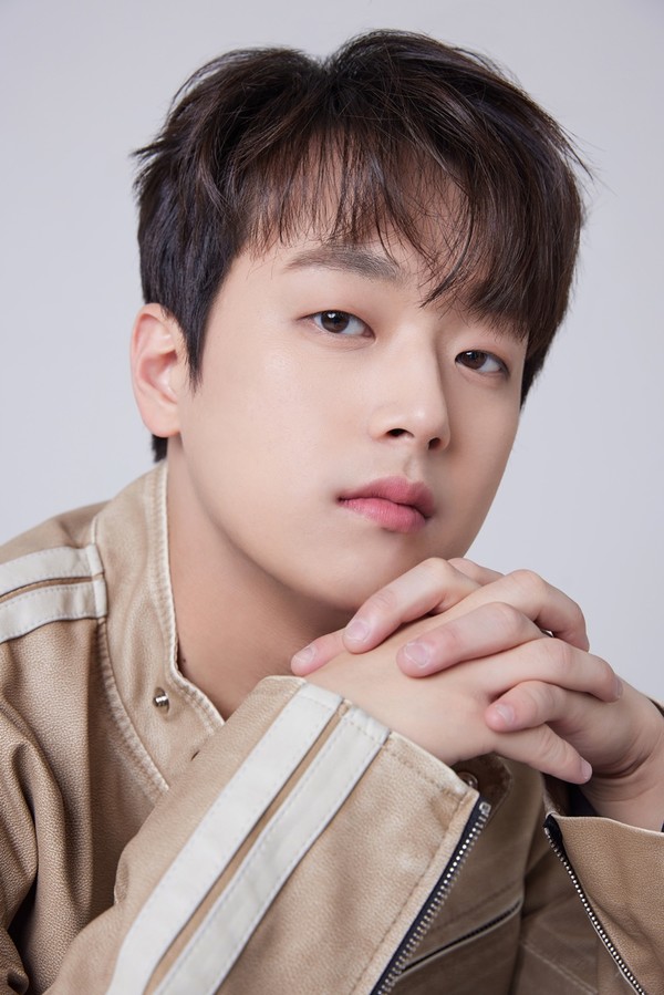 ‘최강야구’ 이찬원, 브레이커스 직관 경기 뜬다! 애국가 제창 & 특별 캐스터 활약 예고!