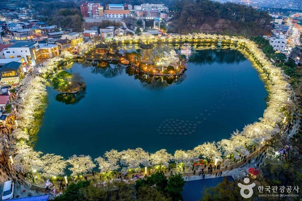 김천 가볼 만한 곳, 고즈넉한 연화지 곁에서 즐기는 미식과 휴식