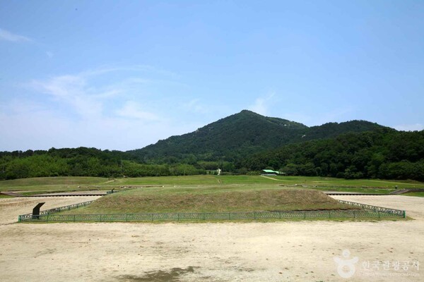 가을날 익산 가볼 만한 곳, 고요한 자연 속 휴식과 다채로운 맛의 유혹