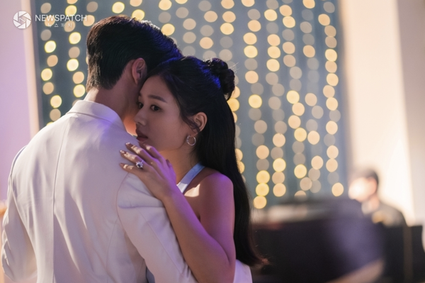 장기용X안은진, 오늘(12일) 첫 회부터 키스신 터진다! (키스는 괜히 해서!)