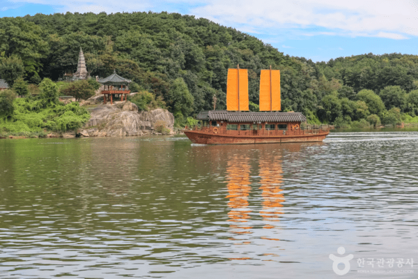 여주에서의 가을 여행, 한강의 물결과 빵 내음 가득한 풍경