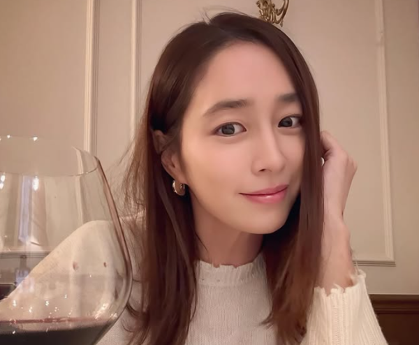 ‘이병헌♥’ 43세 이민정, 안타까운 소식…건강 이상으로 병원行