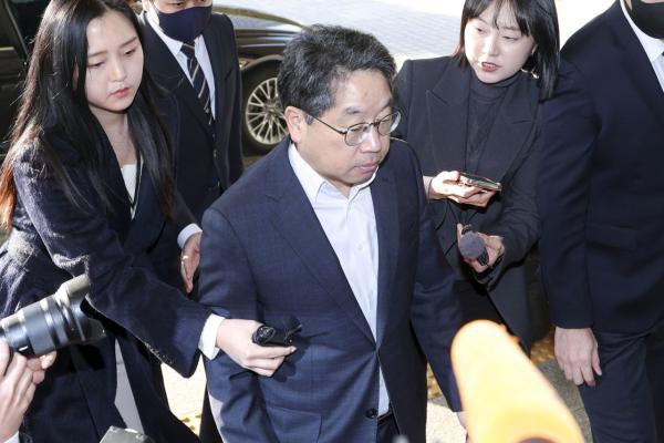 노만석 검찰총장 직무대행, 내일 비공개 퇴임식