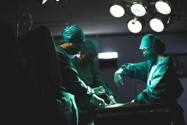 “여친 부모님께 잘 보이려다”…결혼 앞두고 위 수술받은 134㎏ 남성 사망